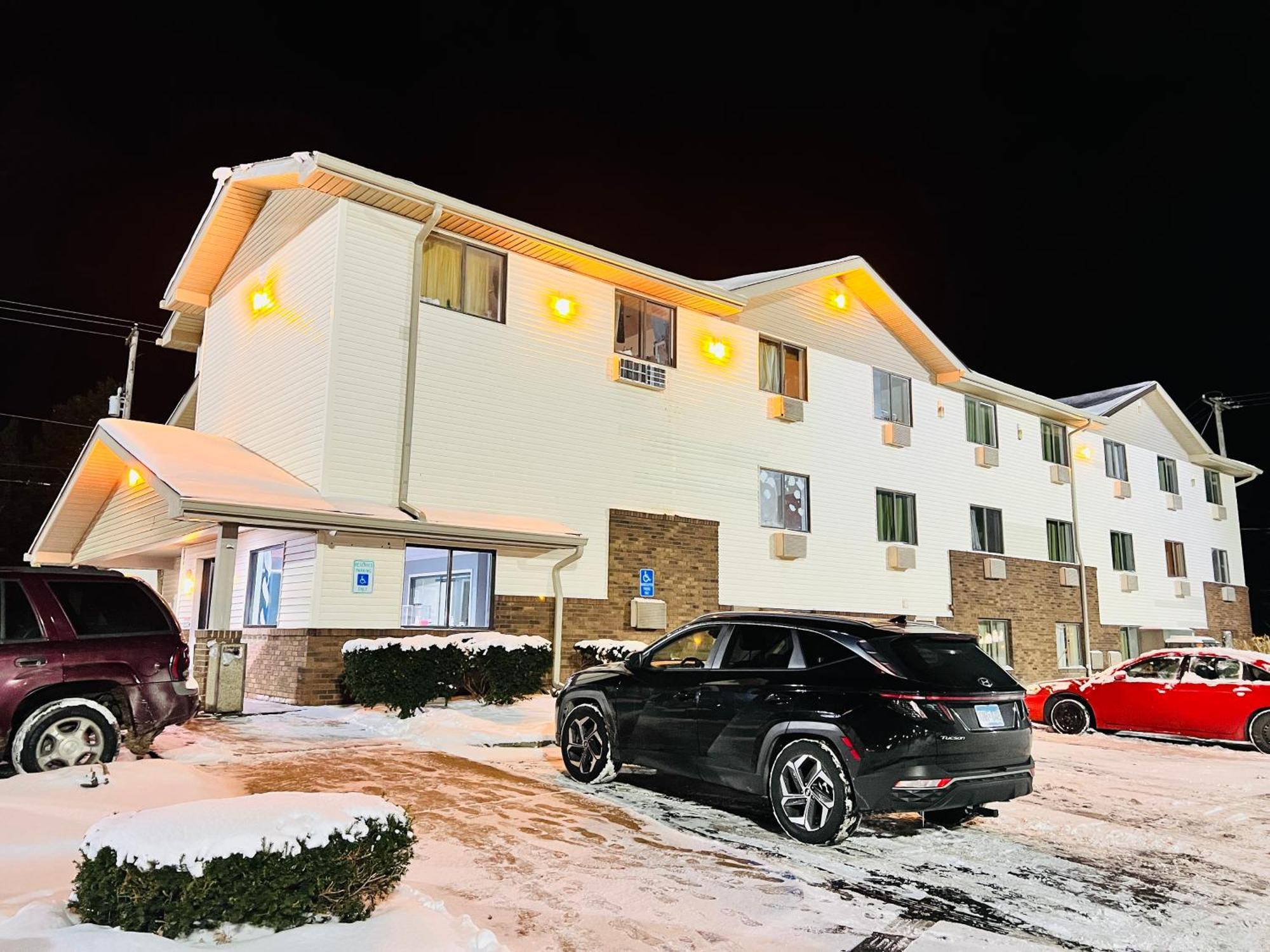 Super Inn By Oyo Lansing Mi Dış mekan fotoğraf