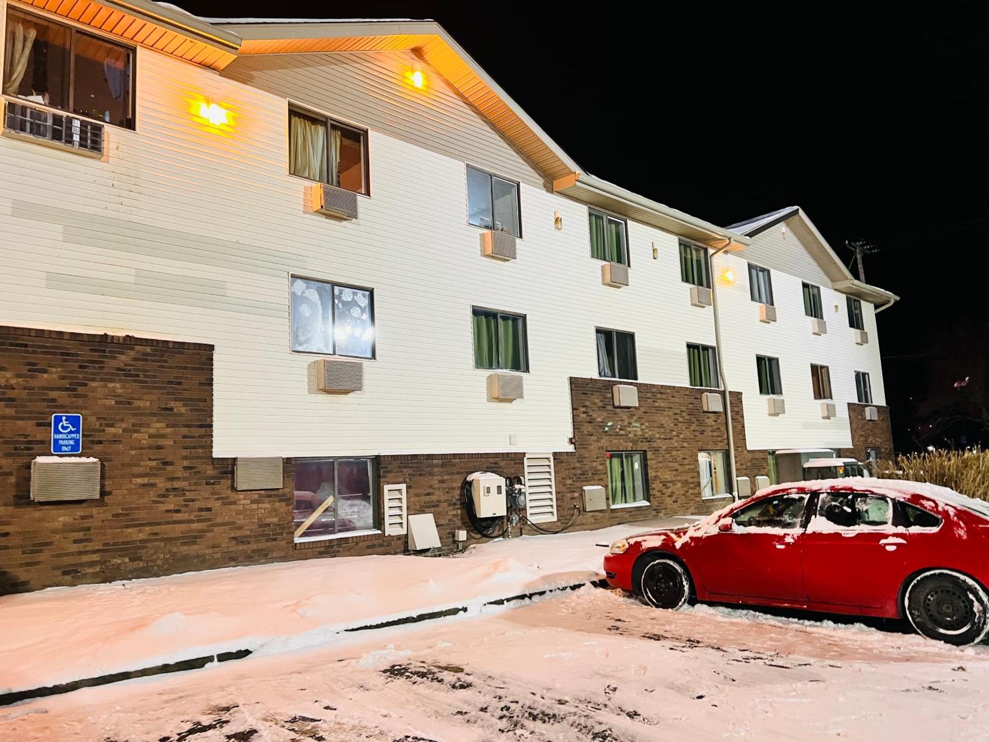 Super Inn By Oyo Lansing Mi Dış mekan fotoğraf